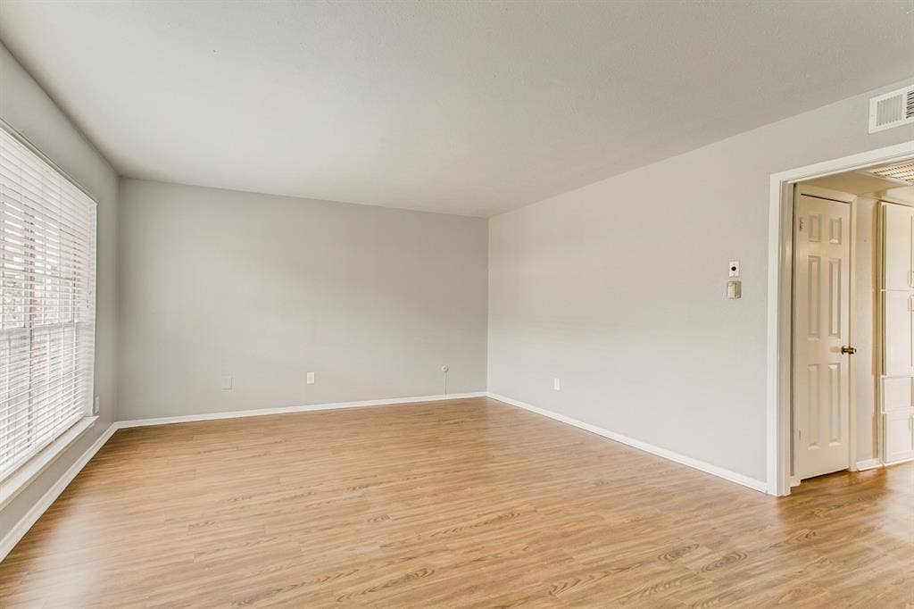 2200 W Lowden Street, #13, Fort Worth, TX 76110 2200 W Lowden Street, #13, Fort Worth, TX 76110