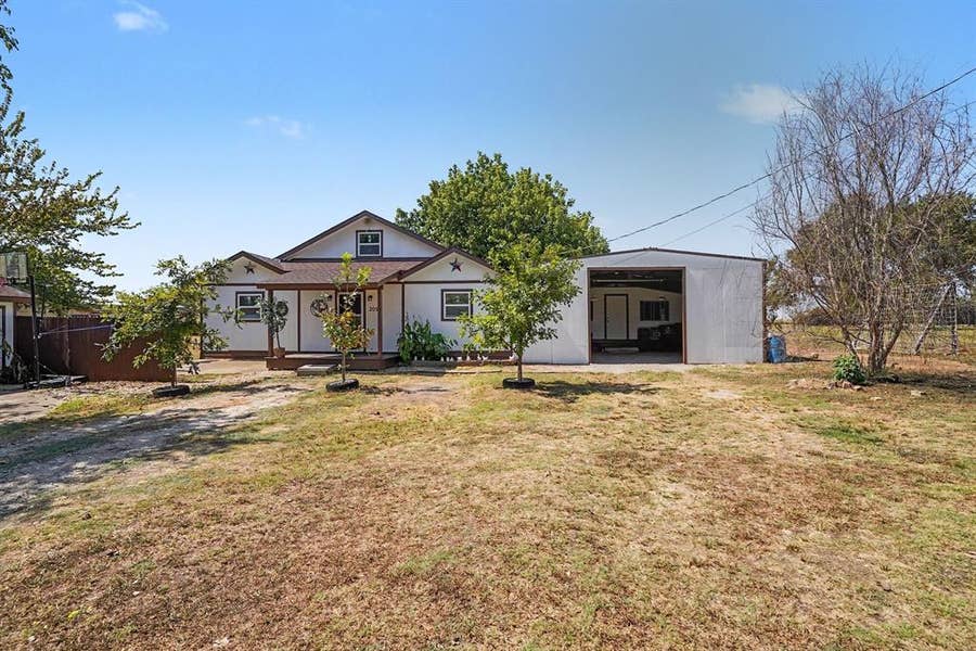 Property photo for 205 Davis Ranch Road, Alvarado, TX