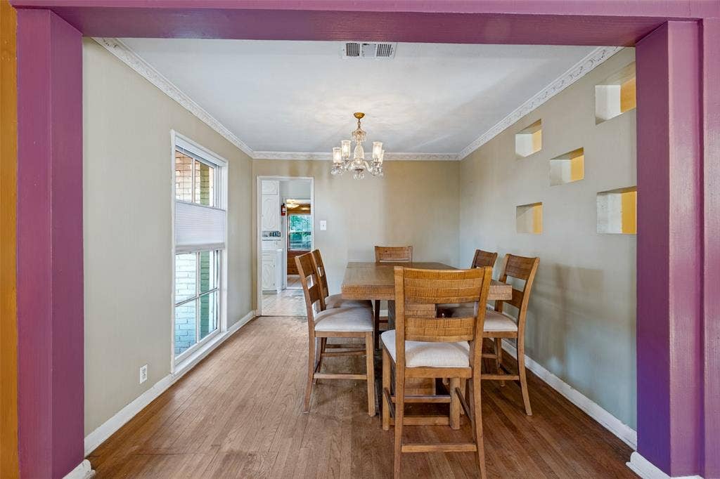 422 N Montreal Avenue, Dallas, TX 75208