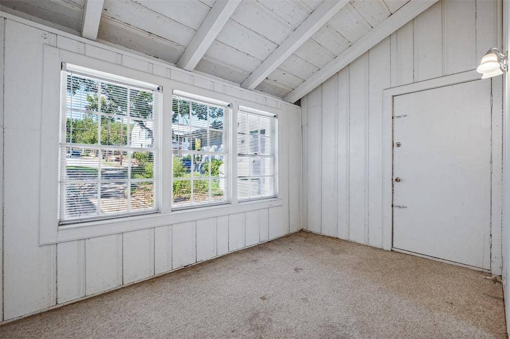 422 N Montreal Avenue, Dallas, TX 75208