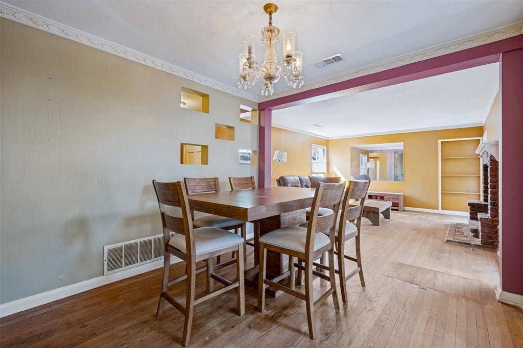 422 N Montreal Avenue, Dallas, TX 75208