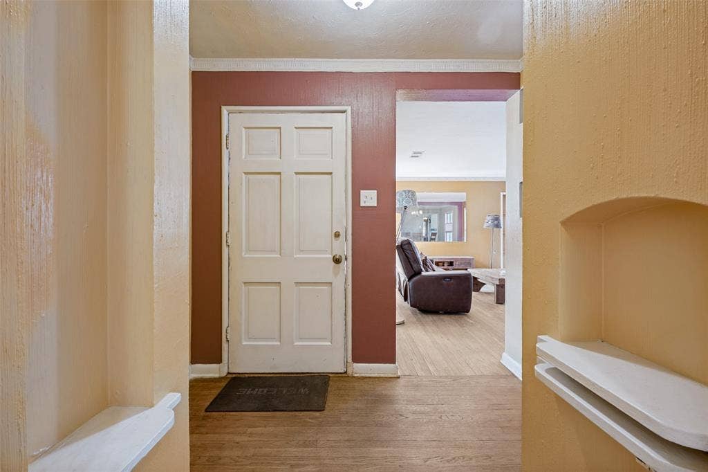 422 N Montreal Avenue, Dallas, TX 75208