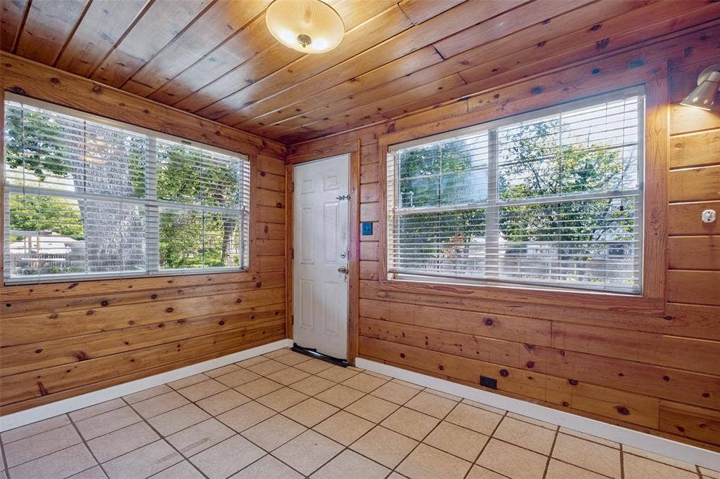 422 N Montreal Avenue, Dallas, TX 75208