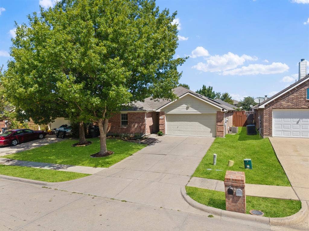 1110 Antoinette Drive, Princeton, TX 75407