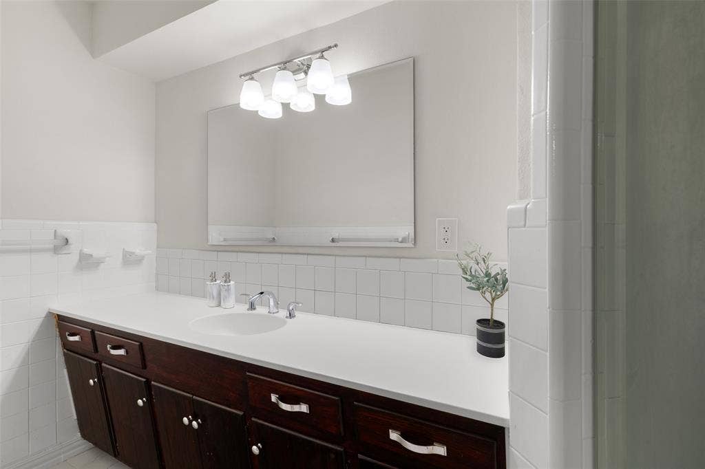 10540 Silverock Drive, Dallas, TX 75218 10540 Silverock Drive, Dallas, TX 75218