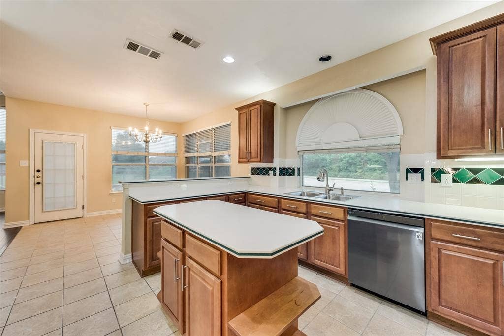 Ready to entertain? Lots of countertop space.