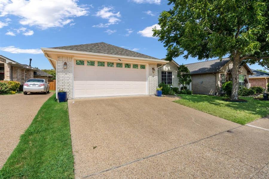 Property photo for 210 Bluebonnet Lane, Waxahachie, TX