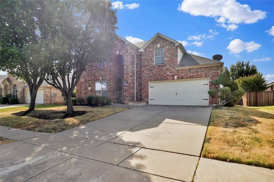 Property photo for 4404 Meadow Knoll Lane, Mansfield, TX