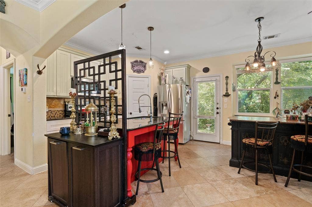 2220 Burning Tree Lane, Denton, TX 76209