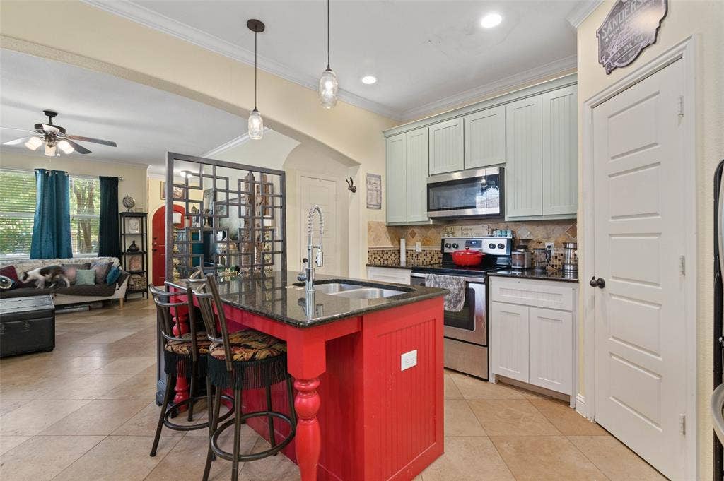 2220 Burning Tree Lane, Denton, TX 76209