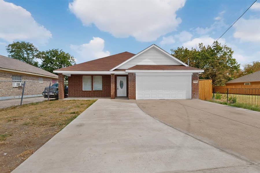 Property photo for 1512 Rowan Avenue, Dallas, TX