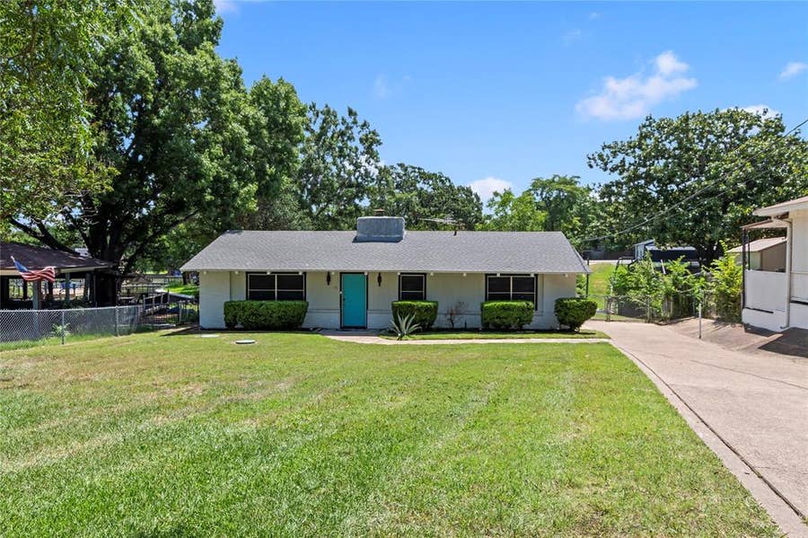 Property photo for 110 Henderson Harbor Circle, Payne Springs, TX