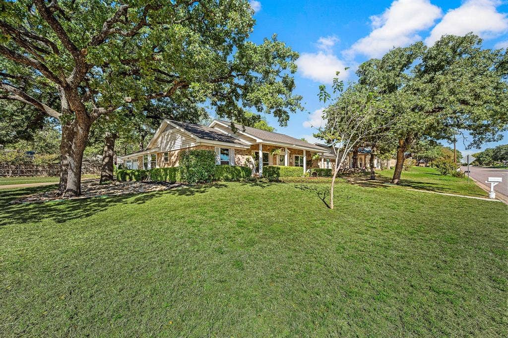 1317 Wade Drive, Bedford, TX 76022