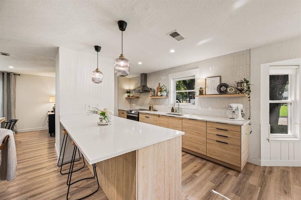1317 Wade Drive, Bedford, TX 76022
