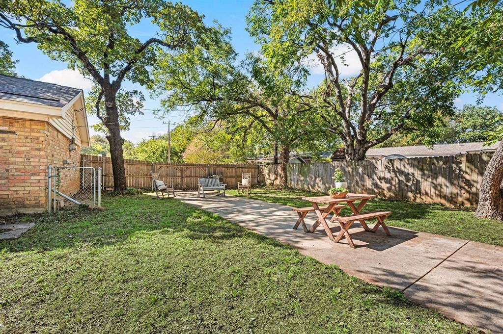 1317 Wade Drive, Bedford, TX 76022