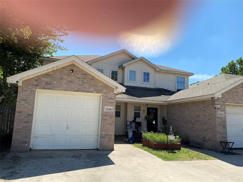1244 Village Garden Drive, Azle, TX 76020 1244 Village Garden Drive, Azle, TX 76020