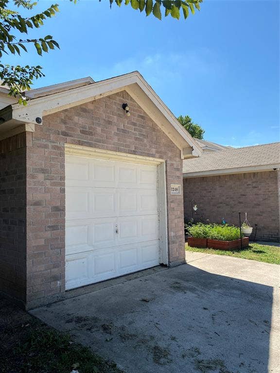 1244 Village Garden Drive, Azle, TX 76020 1244 Village Garden Drive, Azle, TX 76020