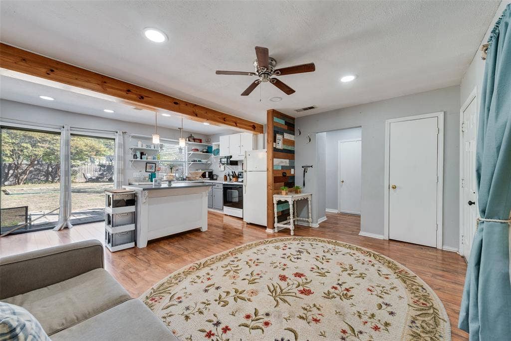 7470 Widgeon Avenue, Fort Worth, TX 76116