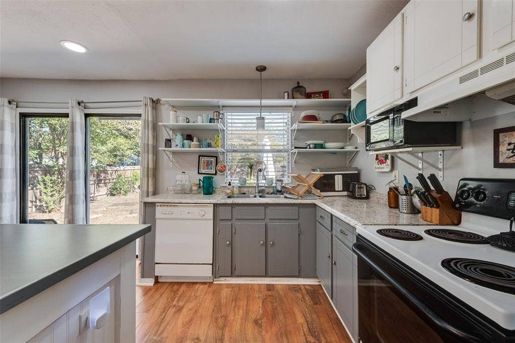 7470 Widgeon Avenue, Fort Worth, TX 76116
