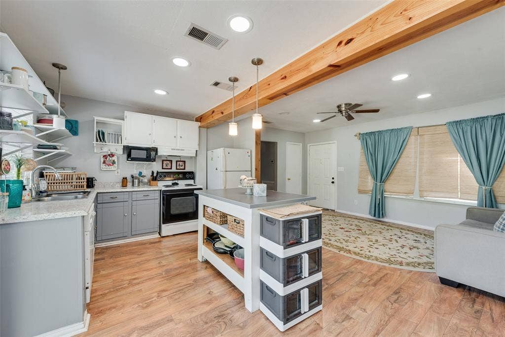 7470 Widgeon Avenue, Fort Worth, TX 76116