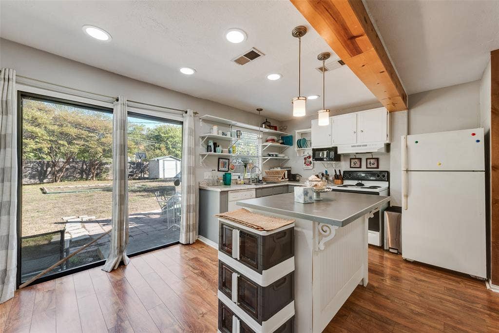 7470 Widgeon Avenue, Fort Worth, TX 76116