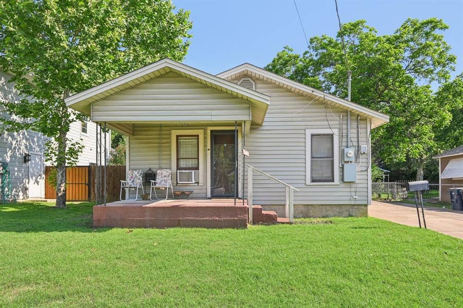 Property photo for 2509 Bird Street, Fort Worth, TX
