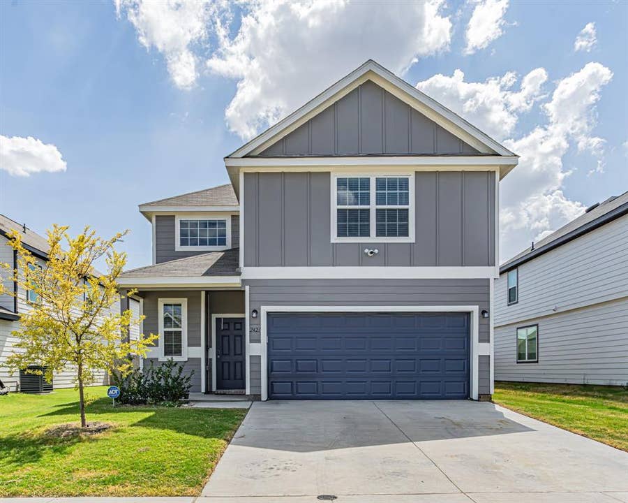 Property photo for 2421 Dahlia Drive, Fort Worth, TX