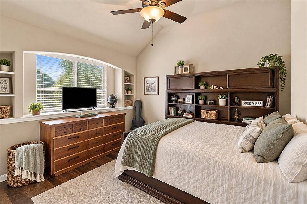 726 Celebrity Court, Midlothian, TX 76065 Bedroom 2