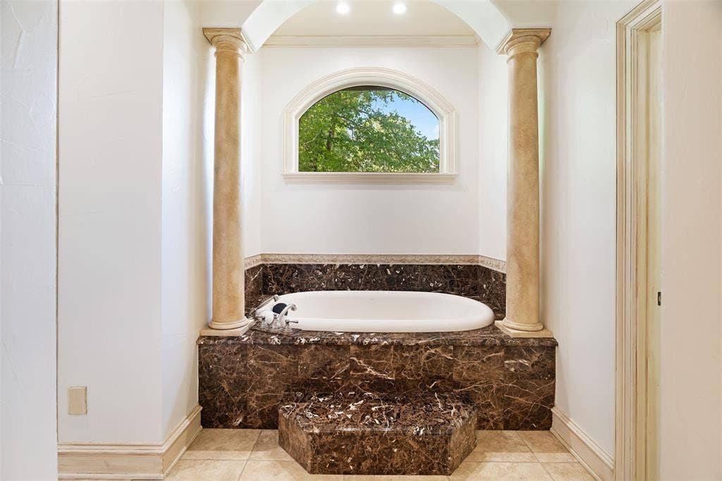 4045 Stonegate Boulevard, Tyler, TX 75703 4045 Stonegate Boulevard, Tyler, TX 75703