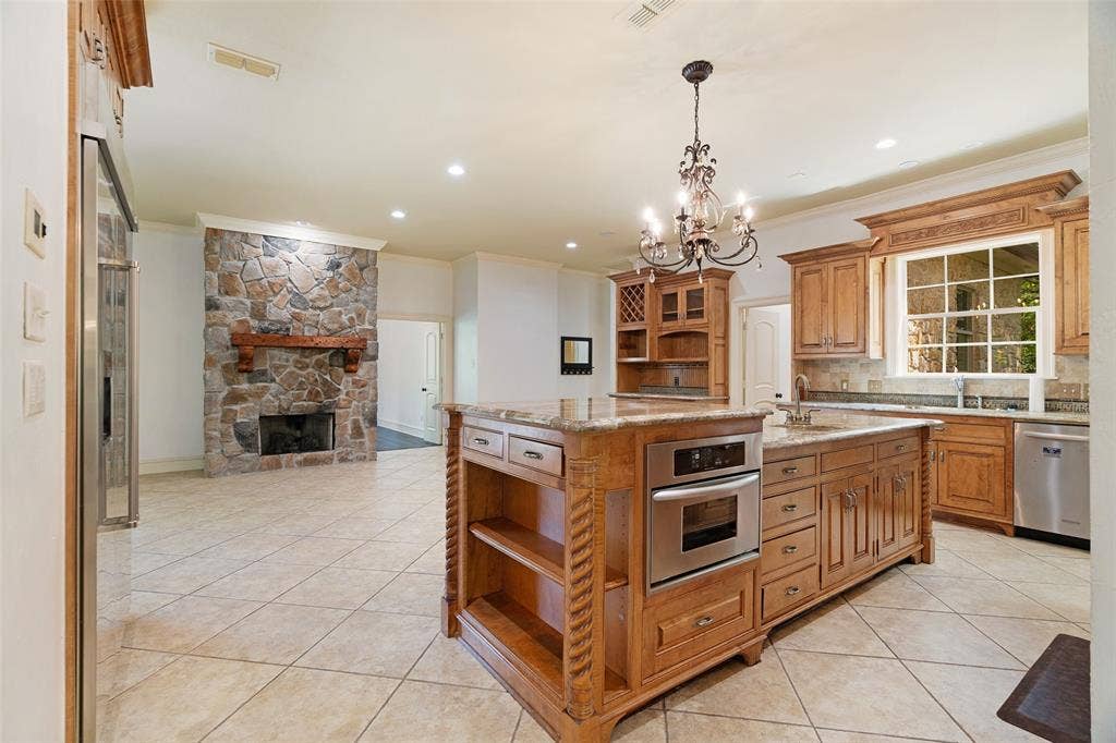 4045 Stonegate Boulevard, Tyler, TX 75703 4045 Stonegate Boulevard, Tyler, TX 75703