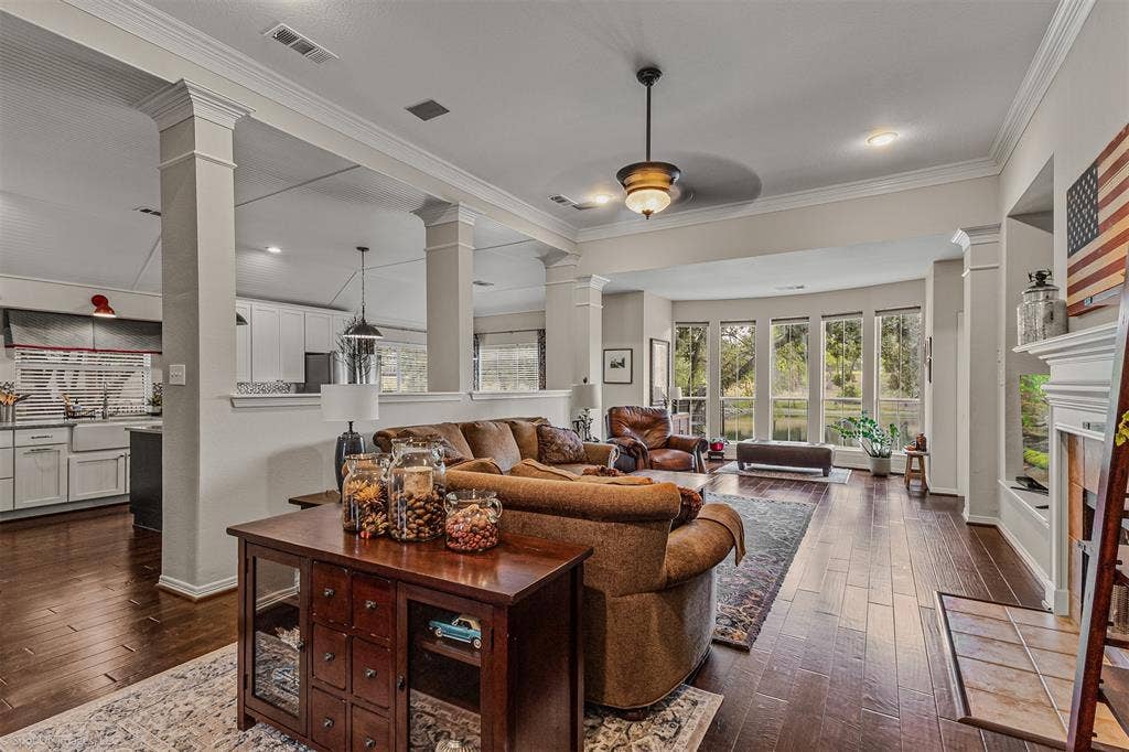 208 Lionhart Place, Rockwall, TX 75032