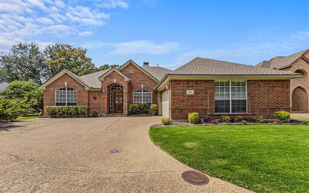 208 Lionhart Place, Rockwall, TX 75032