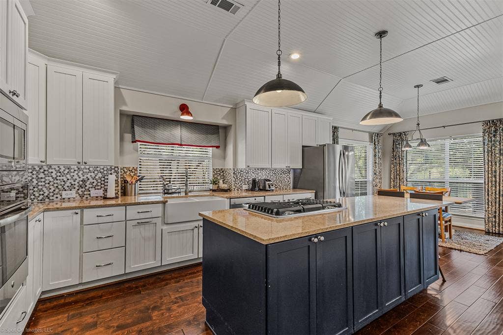 208 Lionhart Place, Rockwall, TX 75032