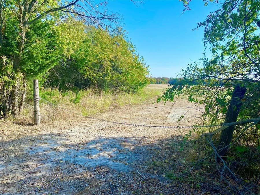 Property photo for 1083 COUNTY ROAD 3720, Wolfe City, TX