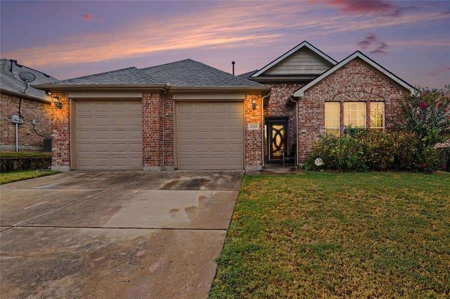 Property photo for 2707 Meadow Lake Drive, Grand Prairie, TX