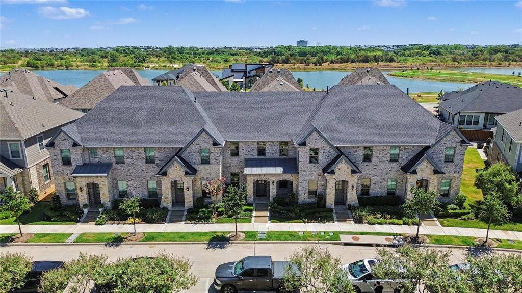 4533 English Maple Drive, Arlington, TX 76005