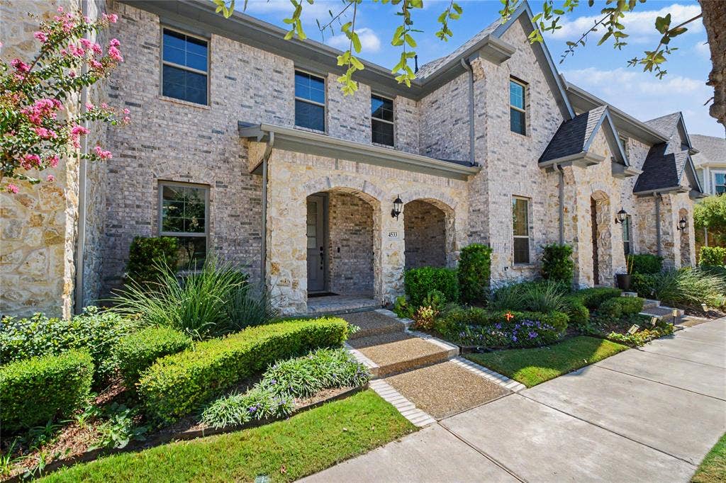 4533 English Maple Drive, Arlington, TX 76005