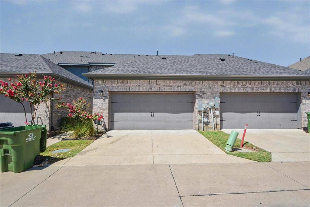 4533 English Maple Drive, Arlington, TX 76005