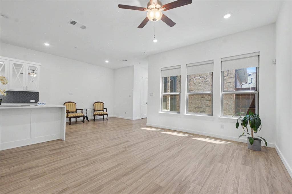 4533 English Maple Drive, Arlington, TX 76005