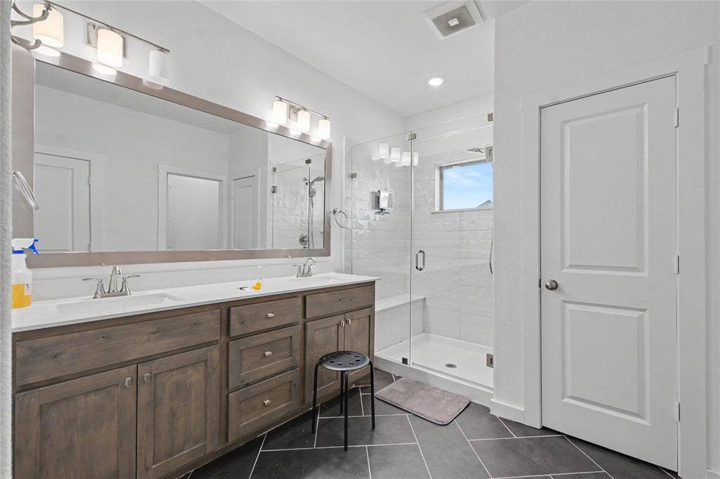 4533 English Maple Drive, Arlington, TX 76005