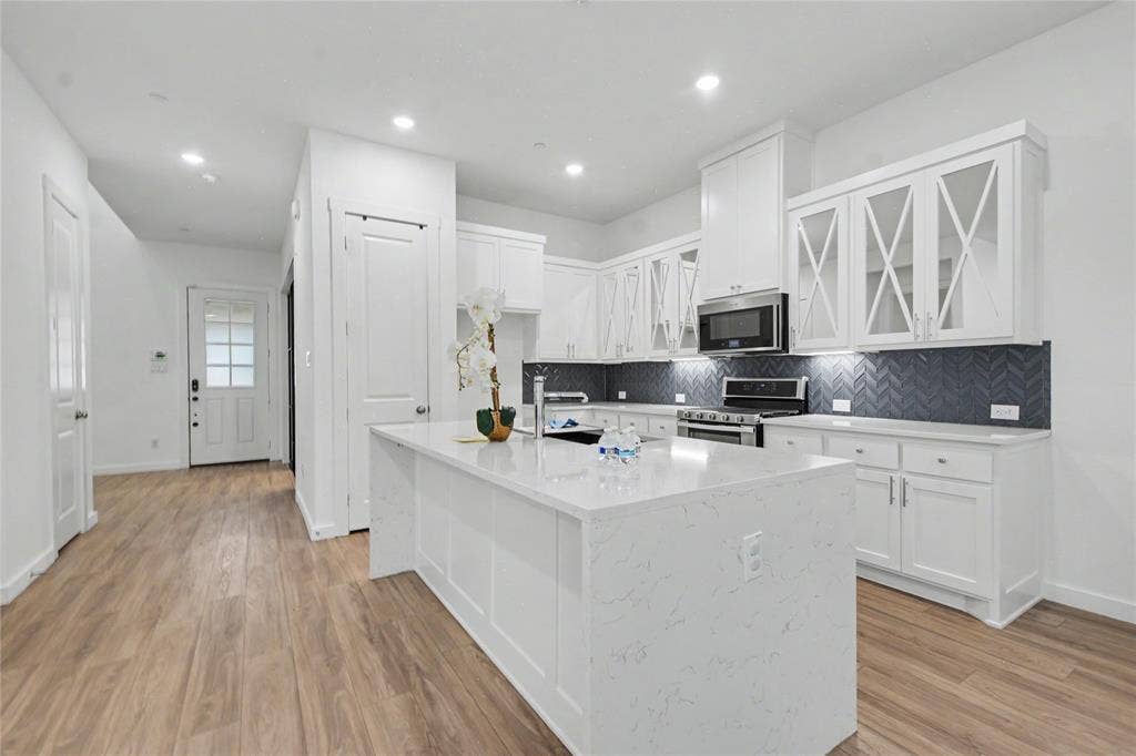 4533 English Maple Drive, Arlington, TX 76005