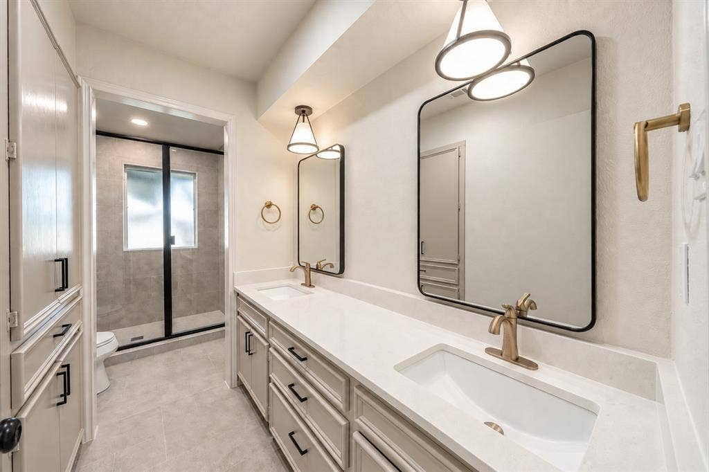 2409 Fairview Drive, Plano, TX 75075 2409 Fairview Drive, Plano, TX 75075