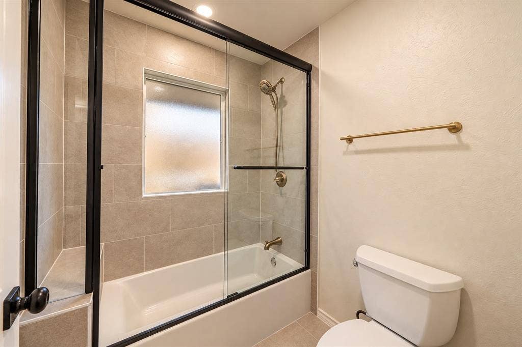 2409 Fairview Drive, Plano, TX 75075 2409 Fairview Drive, Plano, TX 75075