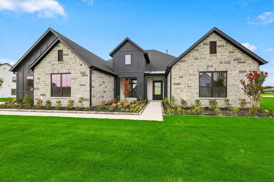 Property photo for 1303 Live Oak Lane, Oak Point, TX