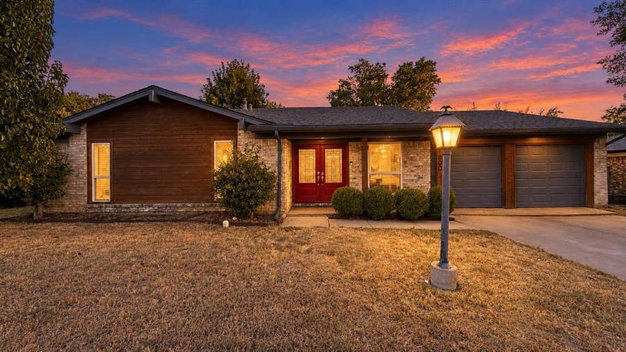Property photo for 1800 Lexington Place, Bedford, TX