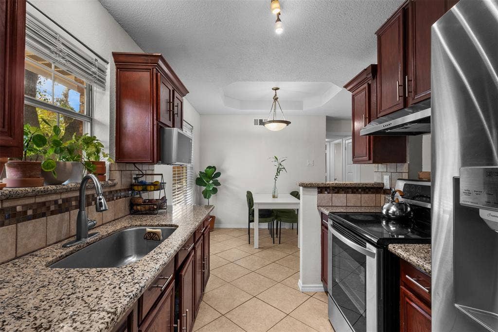 523 Glen Cove Street, Seagoville, TX 75159 523 Glen Cove Street, Seagoville, TX 75159