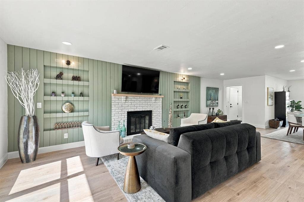 6816 Whitehill Street, Dallas, TX 75231 6816 Whitehill Street, Dallas, TX 75231