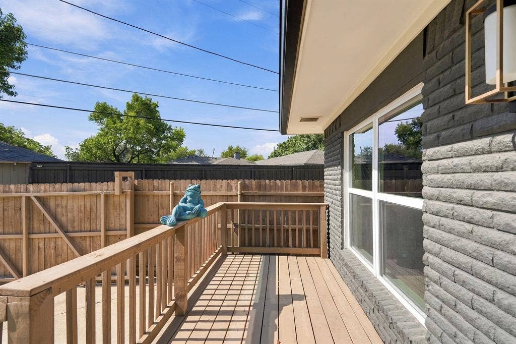 6816 Whitehill Street, Dallas, TX 75231 6816 Whitehill Street, Dallas, TX 75231