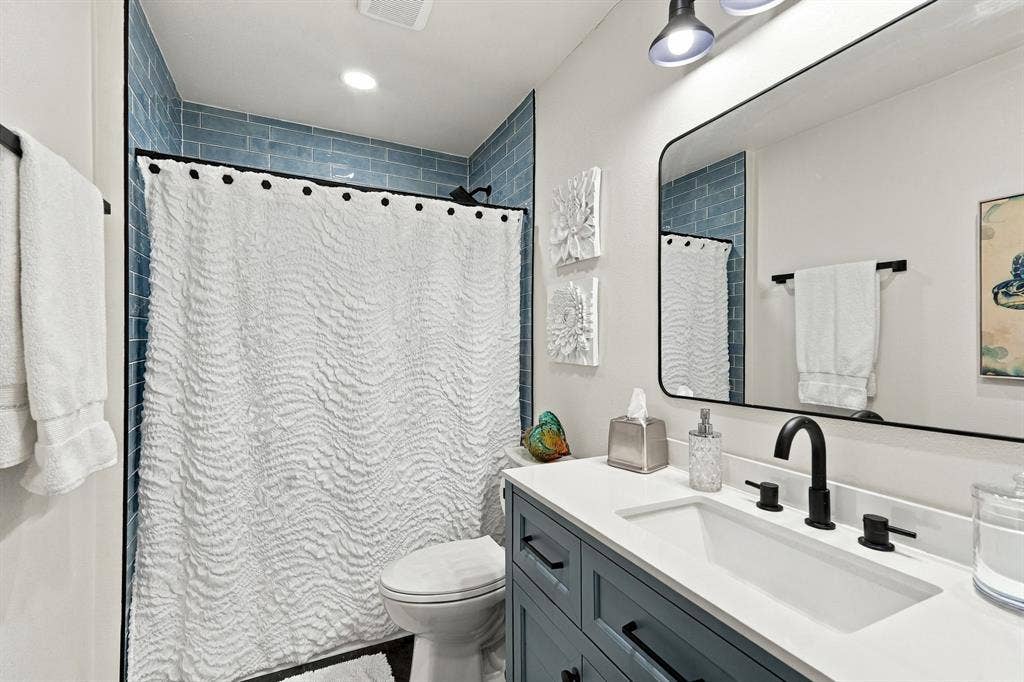 6816 Whitehill Street, Dallas, TX 75231 6816 Whitehill Street, Dallas, TX 75231
