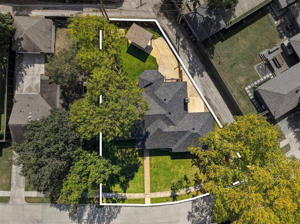 6816 Whitehill Street, Dallas, TX 75231 6816 Whitehill Street, Dallas, TX 75231